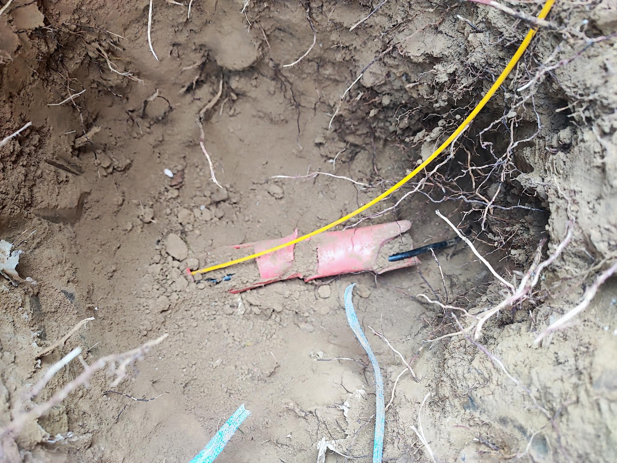 fourreau fibre optique bouché dans une gaine télécom